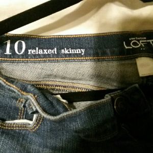 LOFT RELAXED SKINNY JEANS      LIKE NEW CONDITION