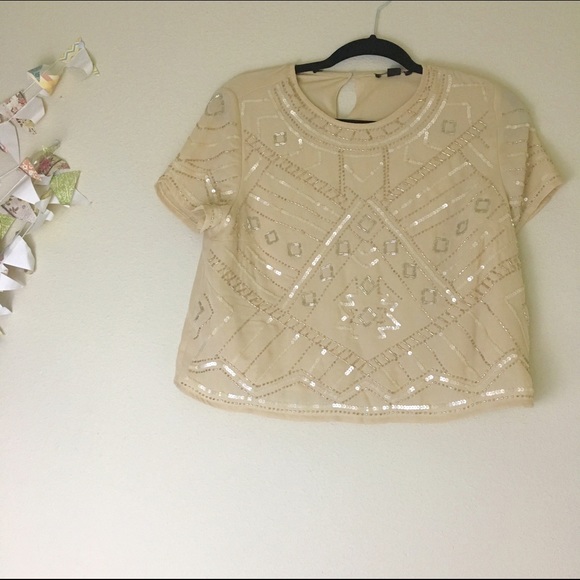 NWT Cute chiffon top with sequins