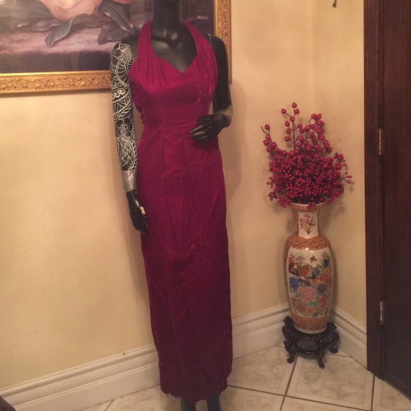 Red velvet backless dress