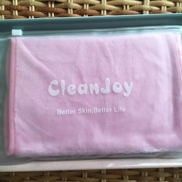 Make up remover towel👌🏼💖👌🏼Travel - Picture 3 of 4