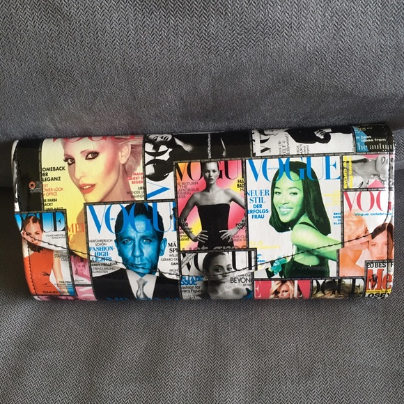Magazine clutch purse