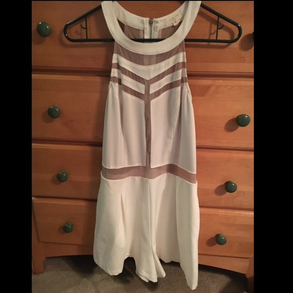 White romper with nude shear - Picture 1 of 2