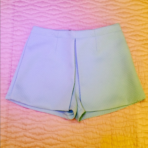 Shorts - Picture 3 of 7