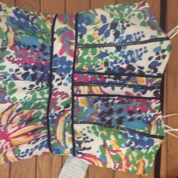 Beautiful floral print maxi dress .. Lined - Picture 3 of 4