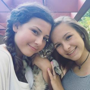 Meet your Posher, Chloe