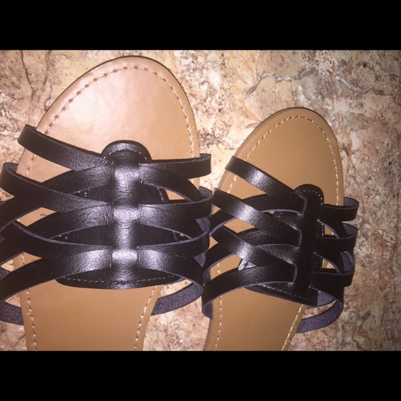 Forever 21 Black Sandals - Picture 3 of 3