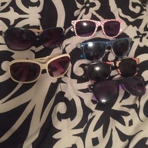 Bulk of 6 pairs of sunglasses