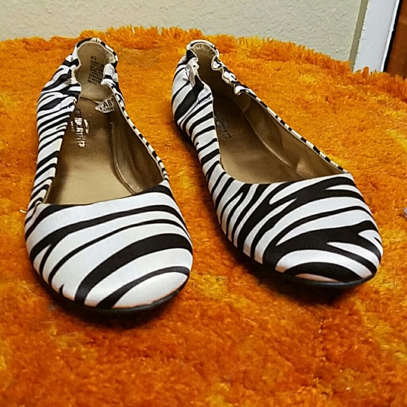 Like new Zebra Flats