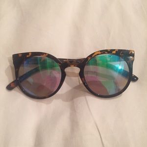 Blue Mirrored Quay Sunnies