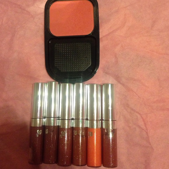 Makeup bundle 💕💕 - Picture 2 of 3