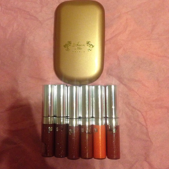 Makeup bundle 💕💕 - Picture 3 of 3