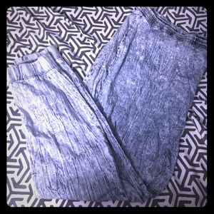 Super cute acid washed jogger jeans!