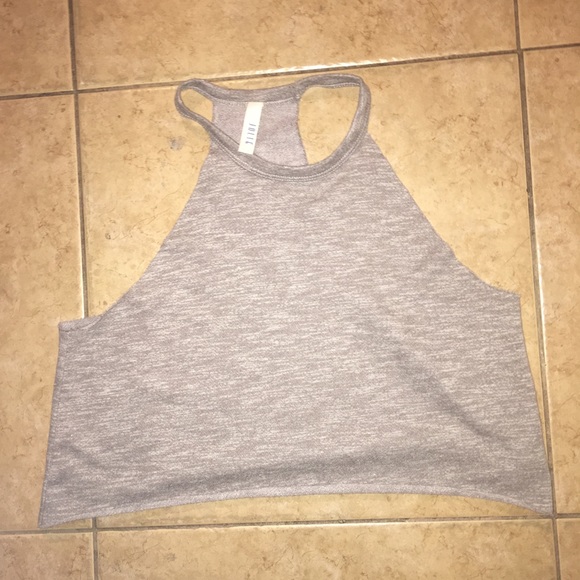 Loose muscle crop top