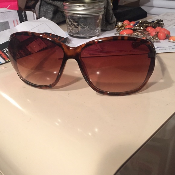 Steve Madden sunglasses
