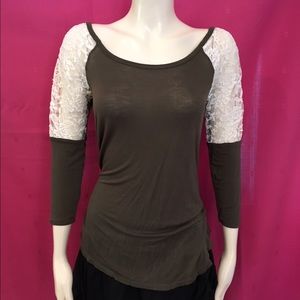 Long sleeve t-shirt