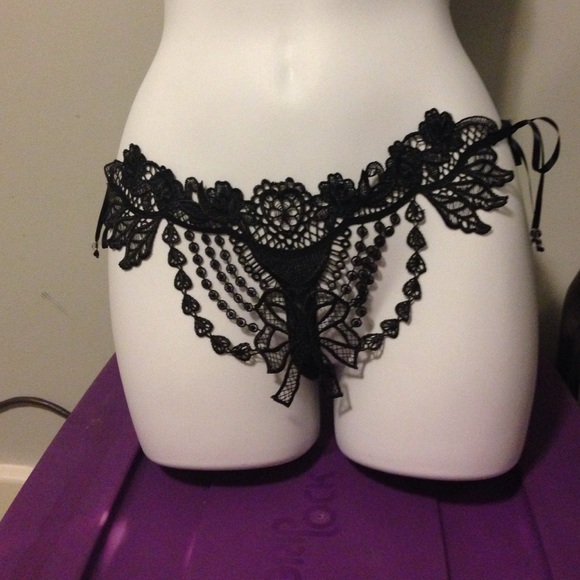 Fredrick's crotch less panties sz small