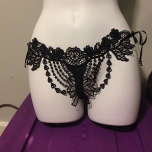 Fredrick's crotch less panties sz small