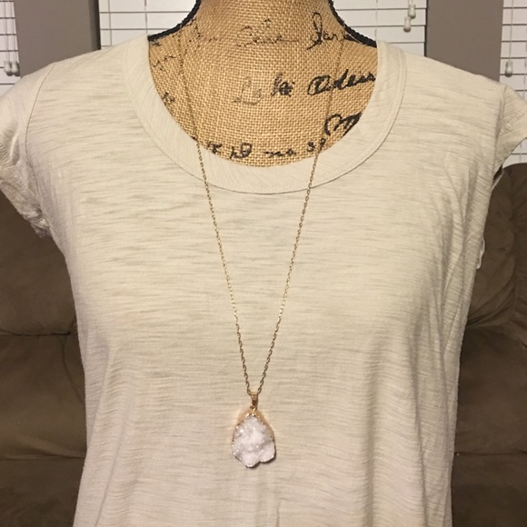 Druzy Stone Pendant Necklace - Picture 2 of 4