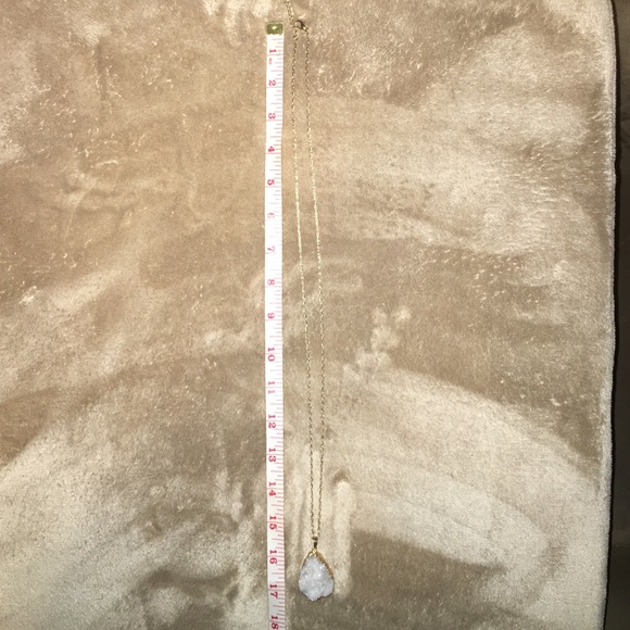 Druzy Stone Pendant Necklace - Picture 4 of 4