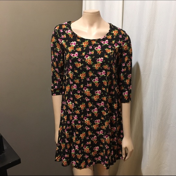 Urban Outfitters Dresses & Skirts - Urban Outfitters Floral Swing Dress