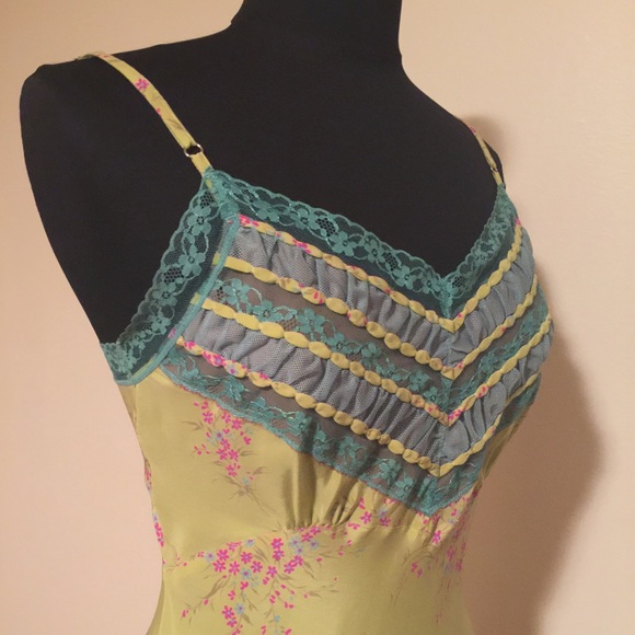 Betsey Johnson floral 90s vintage dress lace pinup