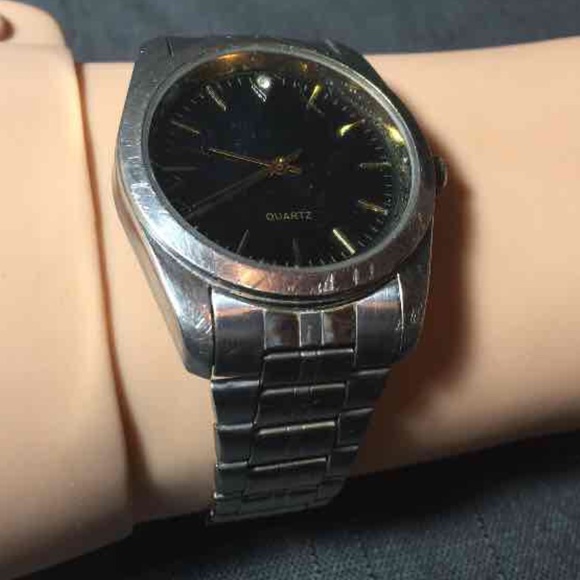 Quartz Watch - Picture 2 of 4
