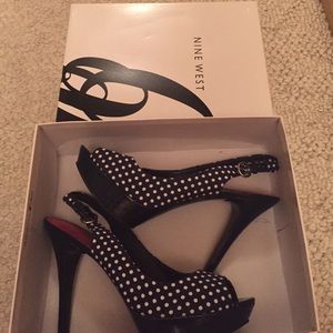 Fashionable Nine West navy & white polka dot heels