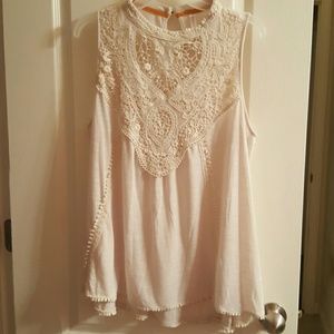 Cream colored tunic w/ embroidery