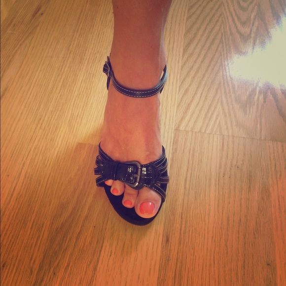 Aerosol women's size 6 wedge sandals, black