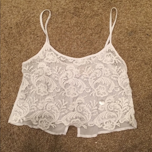 Detailed Lace Crop Tank