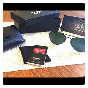 Brand new Ray Ban Aviator Green & Black Sunglasses