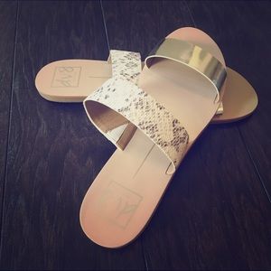 DV Jovie Two Strap Slide Sandal Size 8.5