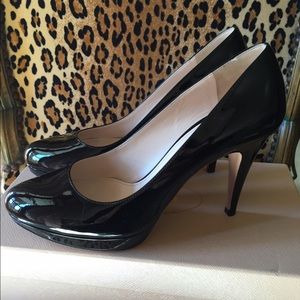 Prada heels in black 👏🏽