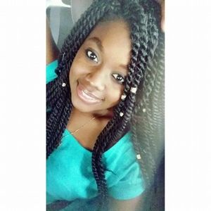 Meet your Posher, Elise