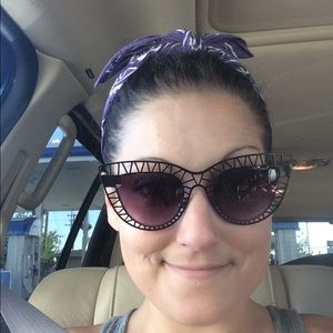 Meet your Posher, Maria