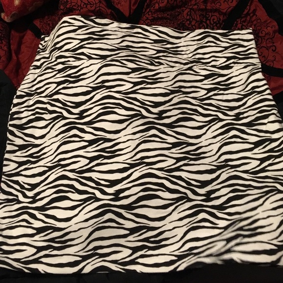 Zebra Print Elastic Skirt