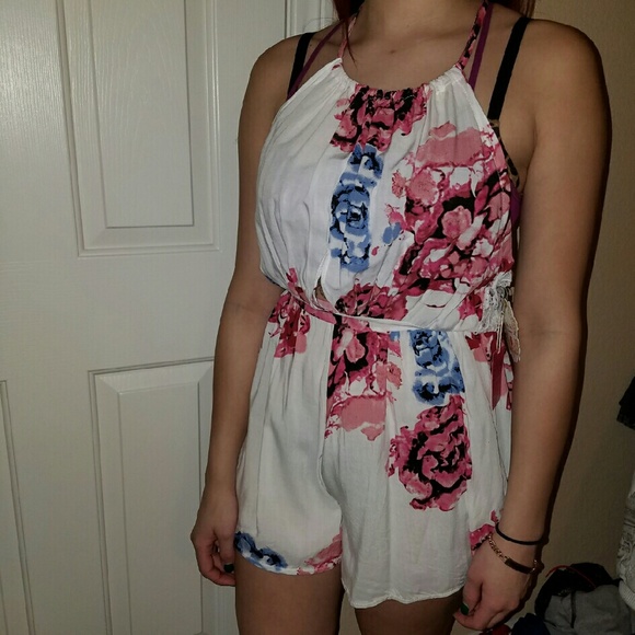 Rose Romper with lace back and peek a boo front - Picture 3 of 3