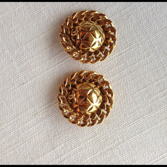 Chanel gilt one clip on earrings