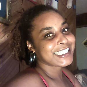 Meet your Posher, Devona