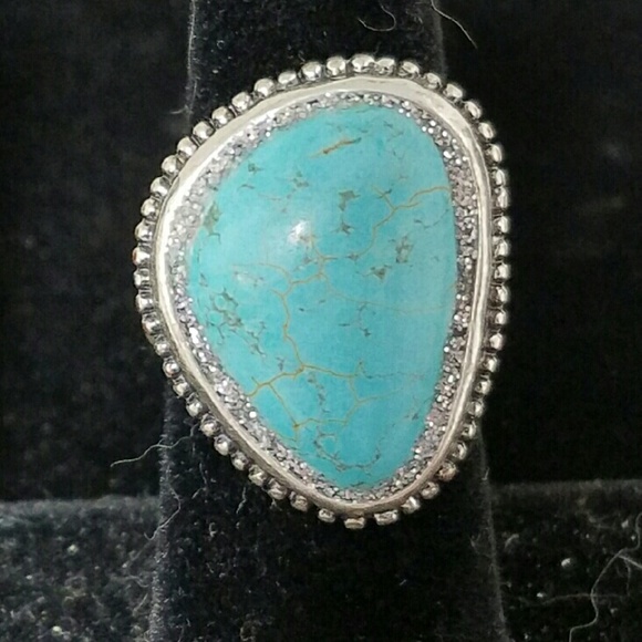 Jewelry - Silver Tone Size 7 Resin Turquoise Ring