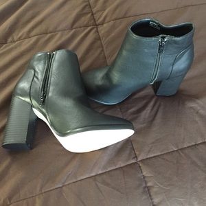 New Look Block Heeled Boots. Size 7