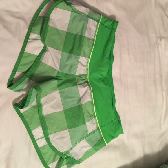 Lulu lemon shorts! Very good condition!