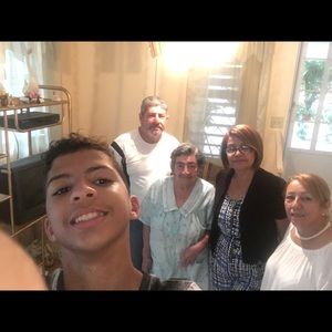 Meet your Posher, Reyes