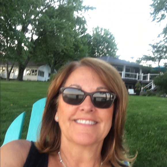 Meet your Posher, Cheri