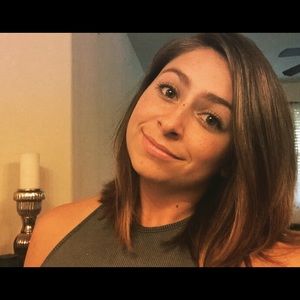 Meet your Posher, Roxanne