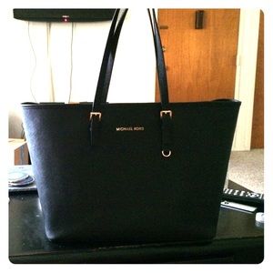 Michael Kors jet set tote in black