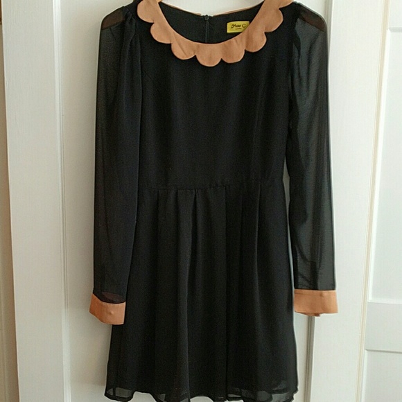 Max C London scalloped trim dress