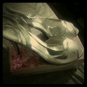 Sexy silver size 11 pumps .