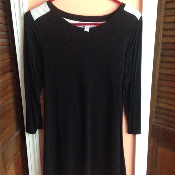 Flowy maternity top