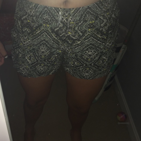 Flows Shorts